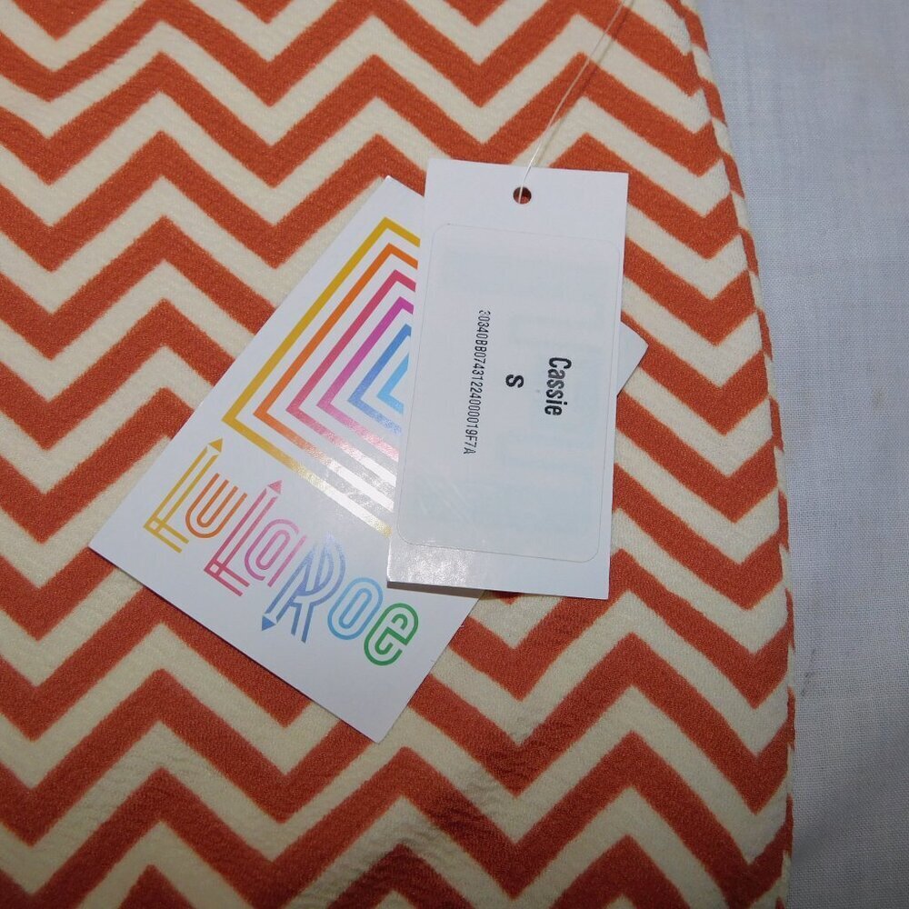Lularoe Cassie Cream Brown Chevron Pattern Body Con Pencil Skirt NEW Womens S - Picture 4 of 5